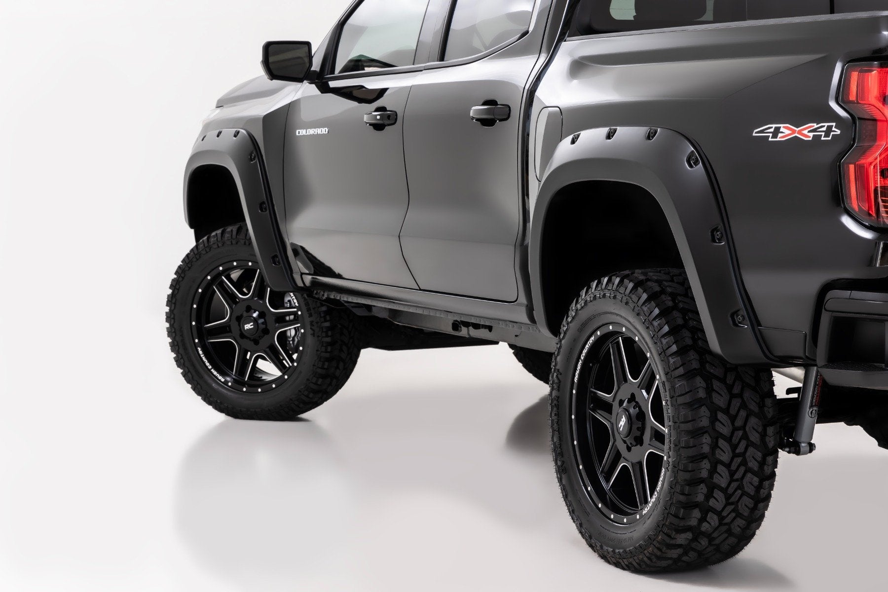 Pocket Fender Flares | GAZ Summit White | Chevy Colorado 2WD/4WD (2023-2025)